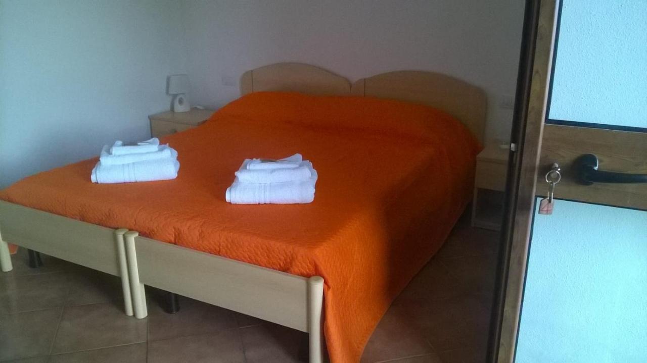 Hotel Bena E Traes Laerru ภายนอก รูปภาพ